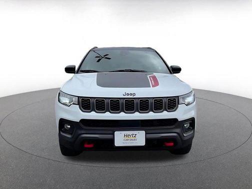 Bright White Clearcoat 2025 Jeep Compass Trailhawk