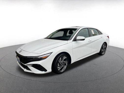2025 Hyundai ELANTRA SEL