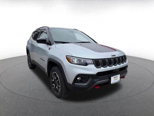 Silver Zynith Metallic Clearcoat 2025 Jeep Compass Trailhawk
