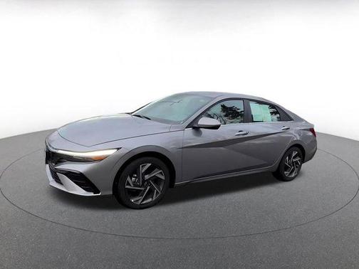 2025 Hyundai ELANTRA SEL