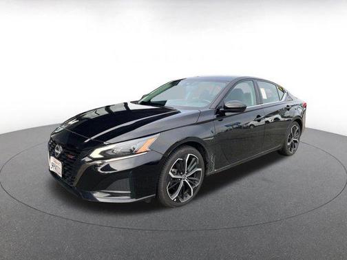 2025 Nissan Altima SR FWD