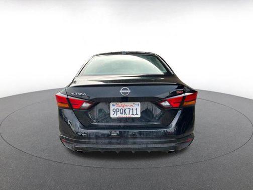 2025 Nissan Altima SR FWD