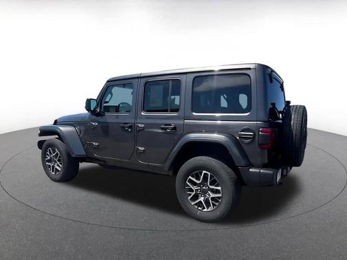 Granite Crystal Metallic Clearcoat 2025 Jeep Wrangler 4-Door Sahara 4x4