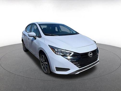 Gray Sky Pearl 2025 Nissan Versa 1.6 SV