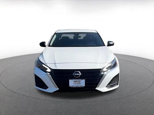 Glacier White 2025 Nissan Altima SV FWD