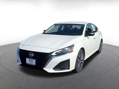 Glacier White 2025 Nissan Altima SV FWD