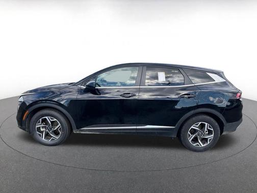 Ebony Black 2025 Kia Sportage LX