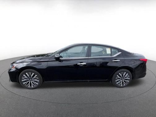 Super Black 2025 Nissan Altima SV FWD