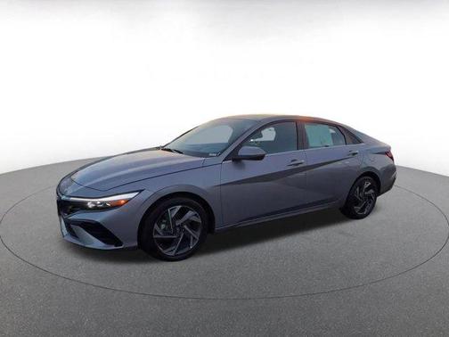 2025 Hyundai ELANTRA SEL