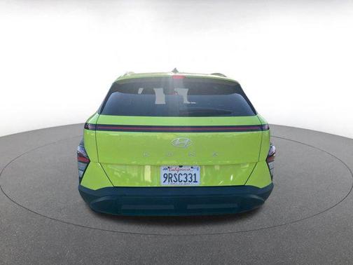 2025 Hyundai KONA SEL