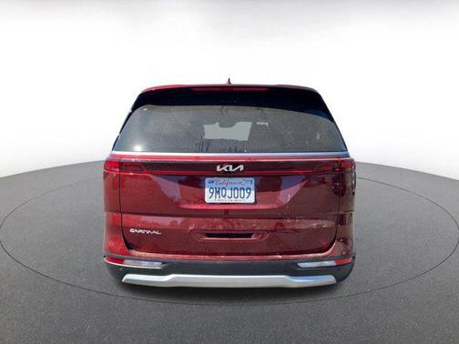 2024 Kia Carnival LX