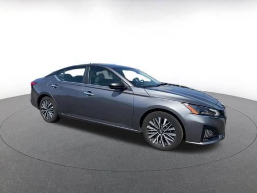 Gun Metallic 2025 Nissan Altima SV FWD