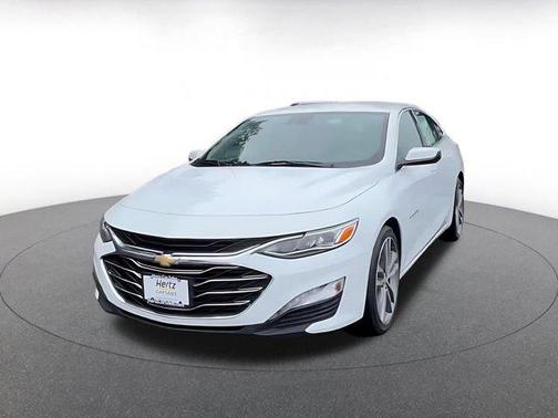 Summit White 2024 Chevrolet Malibu FWD 2LT