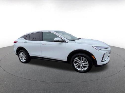 Summit White 2025 Buick Envista Preferred FWD