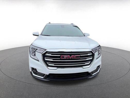 Summit White 2024 GMC Terrain SLT