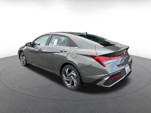 2025 Hyundai ELANTRA SEL