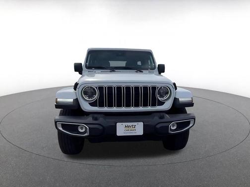 Bright White Clearcoat 2025 Jeep Wrangler 4-Door Sahara 4x4