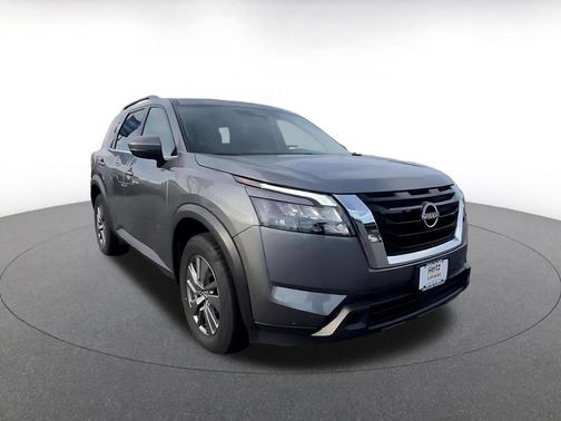 Gun Metallic 2025 Nissan Pathfinder SV 4WD