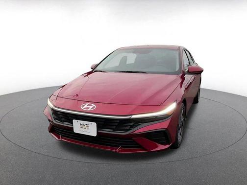 2025 Hyundai ELANTRA SEL