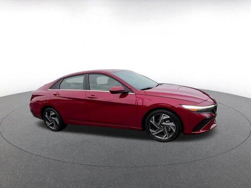 2025 Hyundai ELANTRA SEL