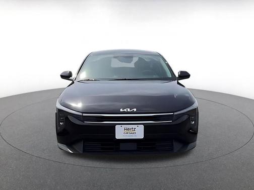 Aurora Black Pearl 2025 Kia K4 LXS