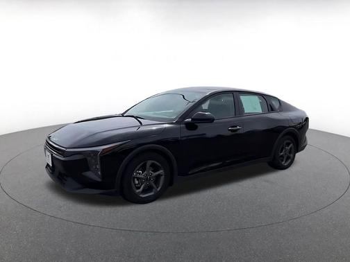 Aurora Black Pearl 2025 Kia K4 LXS