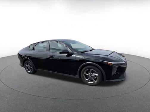 Aurora Black Pearl 2025 Kia K4 LXS