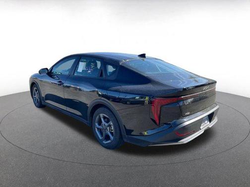 Aurora Black Pearl 2025 Kia K4 LXS