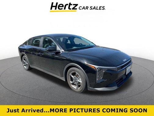 Aurora Black Pearl 2025 Kia K4 LXS