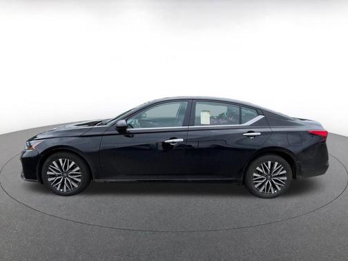 Super Black 2025 Nissan Altima SV FWD