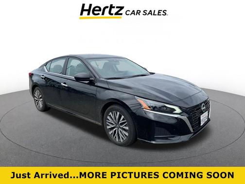 Super Black 2025 Nissan Altima SV FWD
