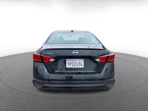Super Black 2025 Nissan Altima SV FWD