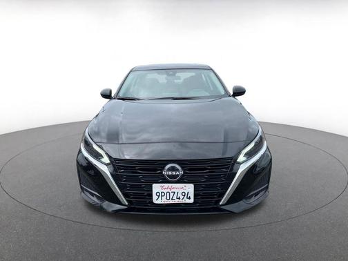Super Black 2025 Nissan Altima SV FWD
