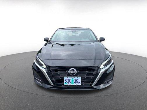 Super Black 2025 Nissan Altima SV FWD