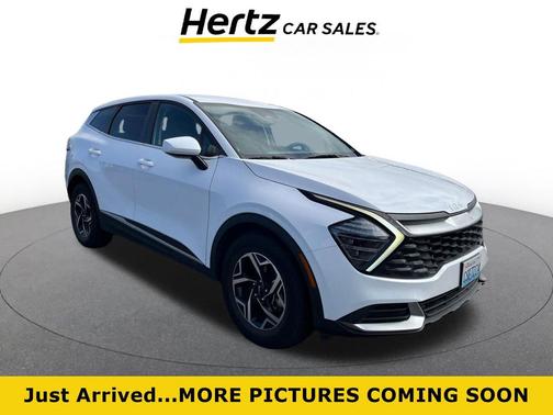 Glacial White Pearl 2025 Kia Sportage LX