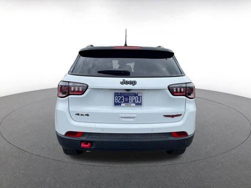 Bright White Clearcoat 2025 Jeep Compass Trailhawk