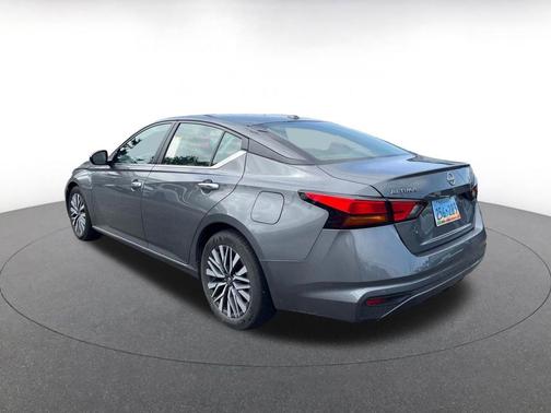 Gun Metallic 2025 Nissan Altima SV FWD