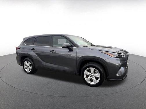 2025 Toyota Highlander LE