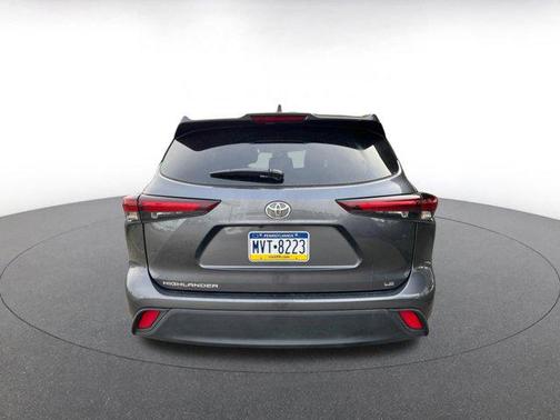 2025 Toyota Highlander LE