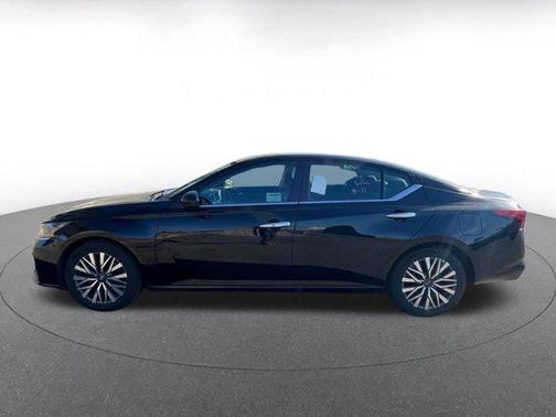 Super Black 2025 Nissan Altima SV FWD