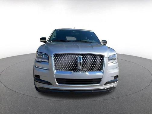 2023 Lincoln Navigator Standard
