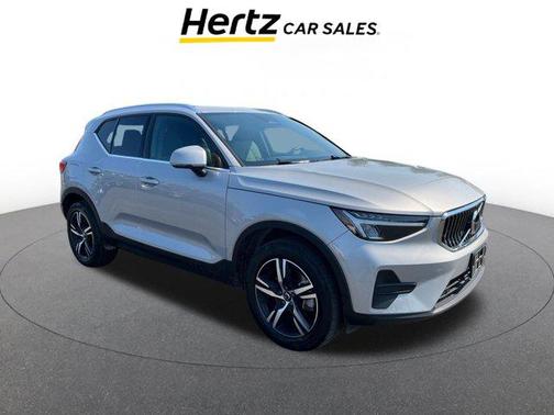 2024 Volvo XC40 CORE