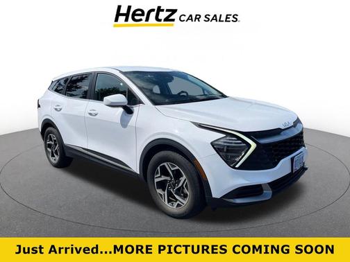 Glacial White Pearl 2025 Kia Sportage LX