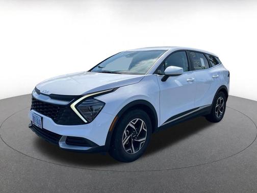 Glacial White Pearl 2025 Kia Sportage LX