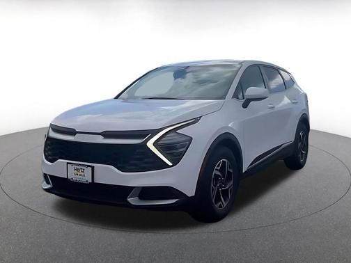 Glacial White Pearl 2025 Kia Sportage LX