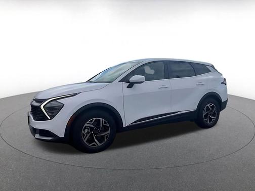 Glacial White Pearl 2025 Kia Sportage LX