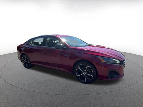 2024 Nissan Altima SR FWD