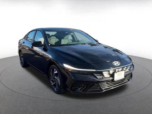 2025 Hyundai ELANTRA SEL