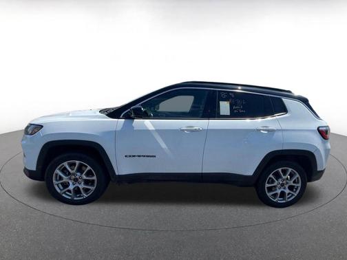 Bright White Clearcoat 2025 Jeep Compass Limited