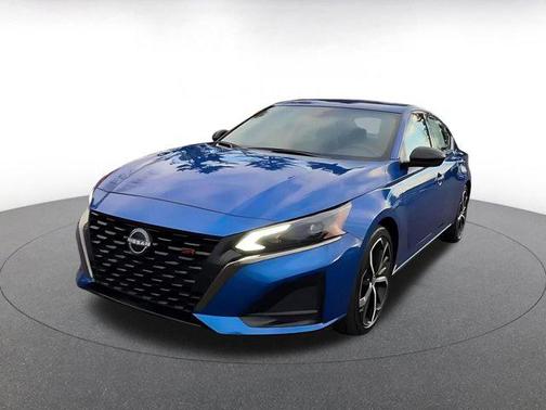 2025 Nissan Altima SR FWD